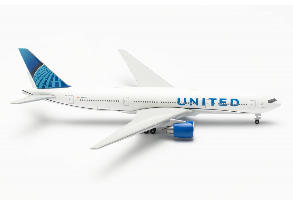 Boeing 777-200 United Airlines N69020
