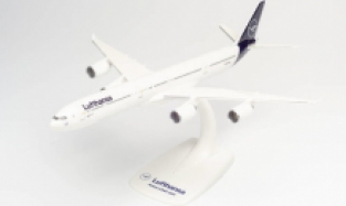 Airbus A340-600 Lufthansa Lubeck snap-fit