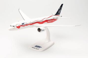 Boeing 787-9 LOT Polish Airlines Proud of Poland's Ind.